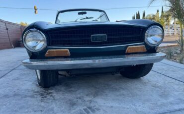 Truimph-tr6-1972-green-9