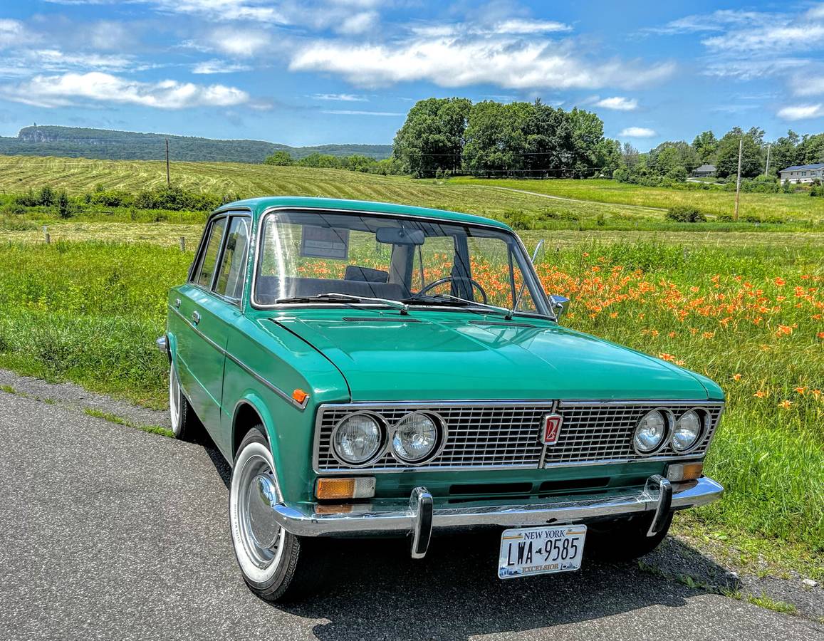 Vaz-2103-1975-green