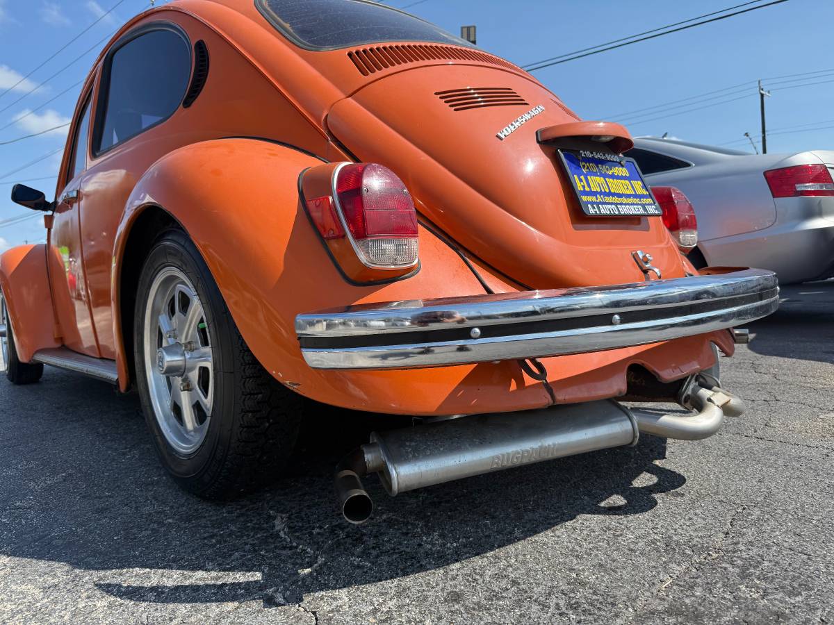 Volkswagaen-beetle-1971-orange-1