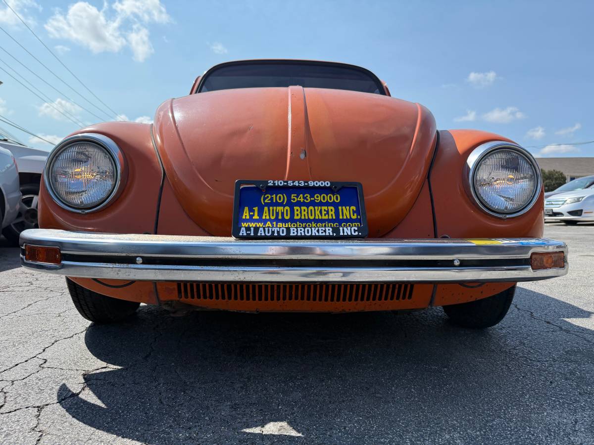 Volkswagaen-beetle-1971-orange-12