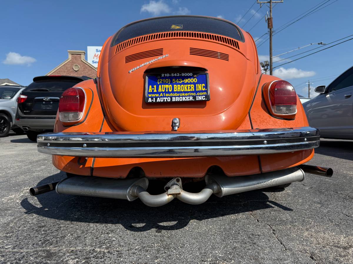 Volkswagaen-beetle-1971-orange-2