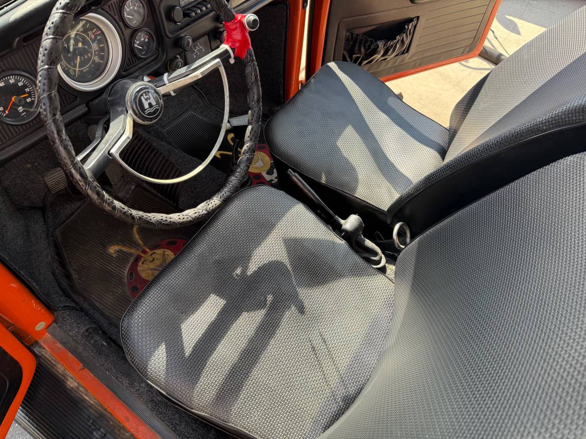 Volkswagaen-beetle-1971-orange-7
