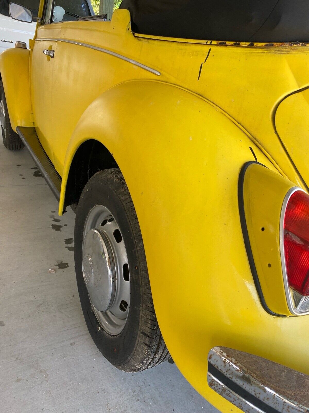 Volkswagen-1600-1972-Convertible-1