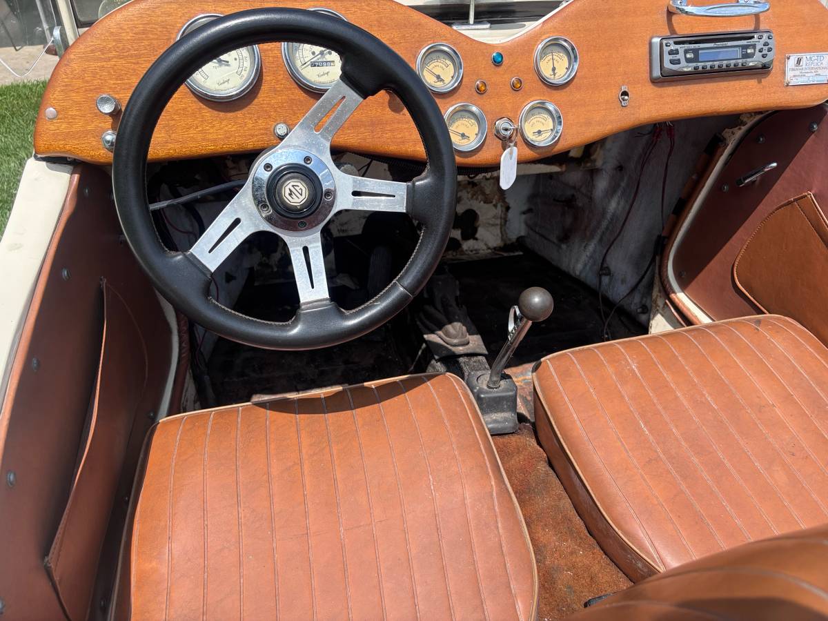 Volkswagen-1963-white-4