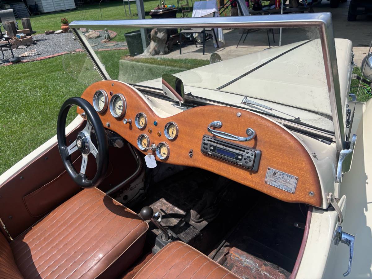 Volkswagen-1963-white-5