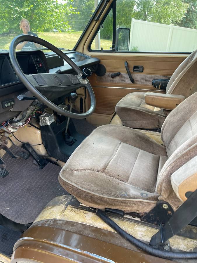 Volkswagen-1982-brown-12