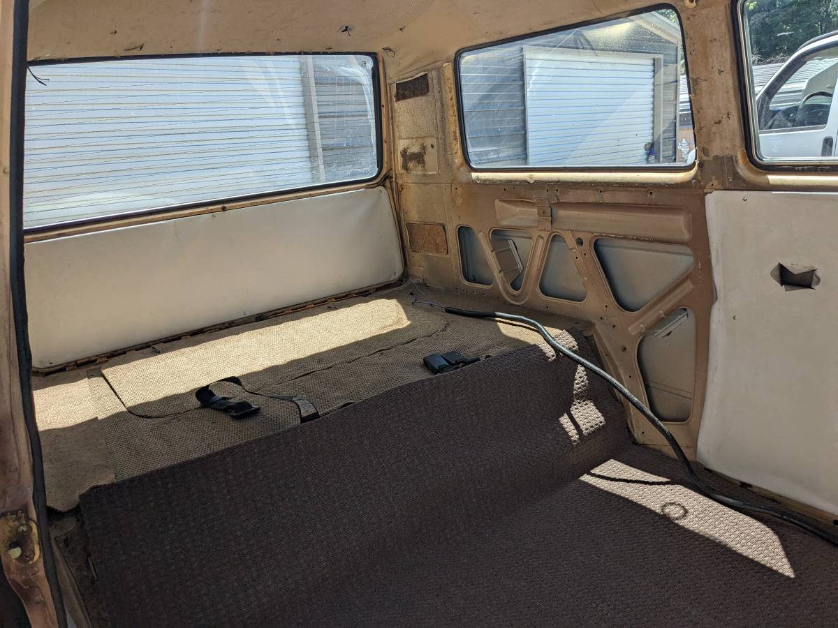 Volkswagen-1982-brown-14