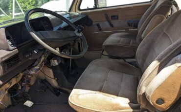 Volkswagen-1982-brown-16