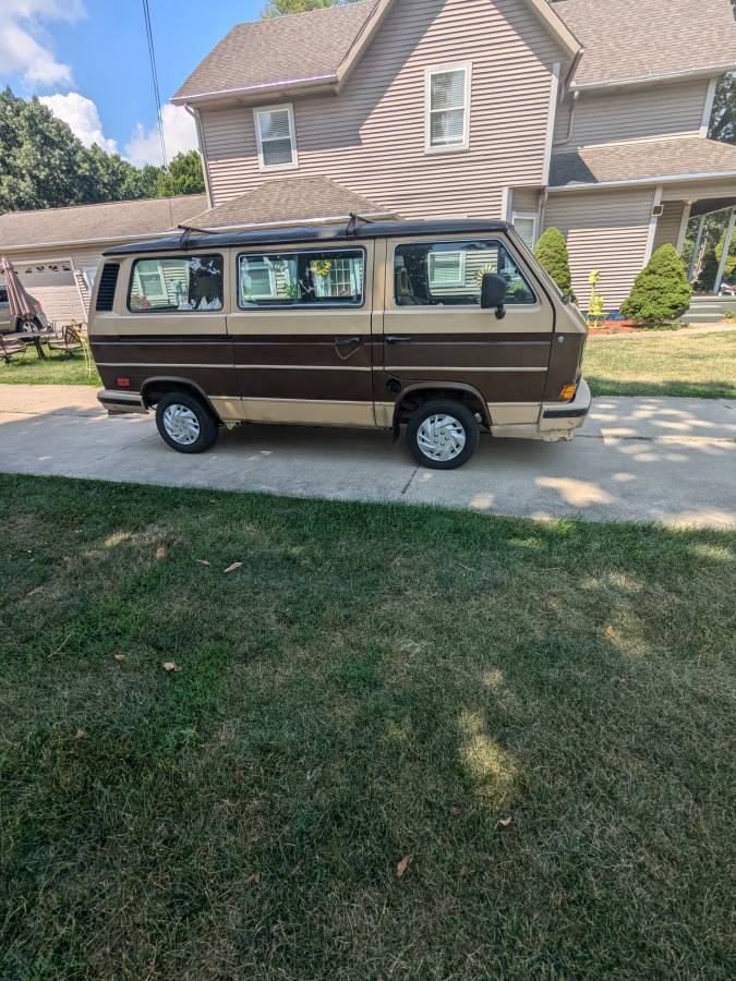 Volkswagen-1982-brown-2