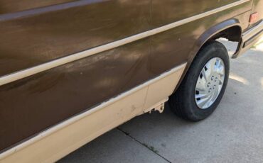 Volkswagen-1982-brown-3