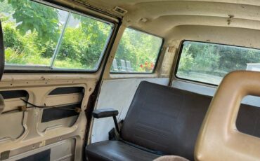 Volkswagen-1982-brown