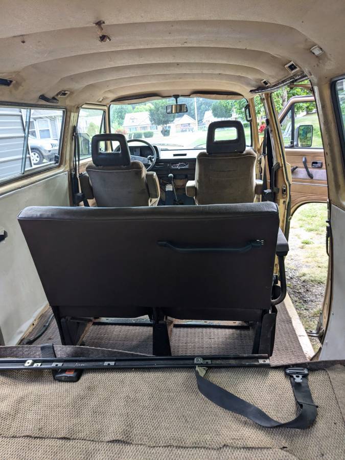 Volkswagen-1982-brown-4