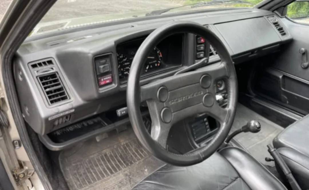 Volkswagen-1983-silver-2