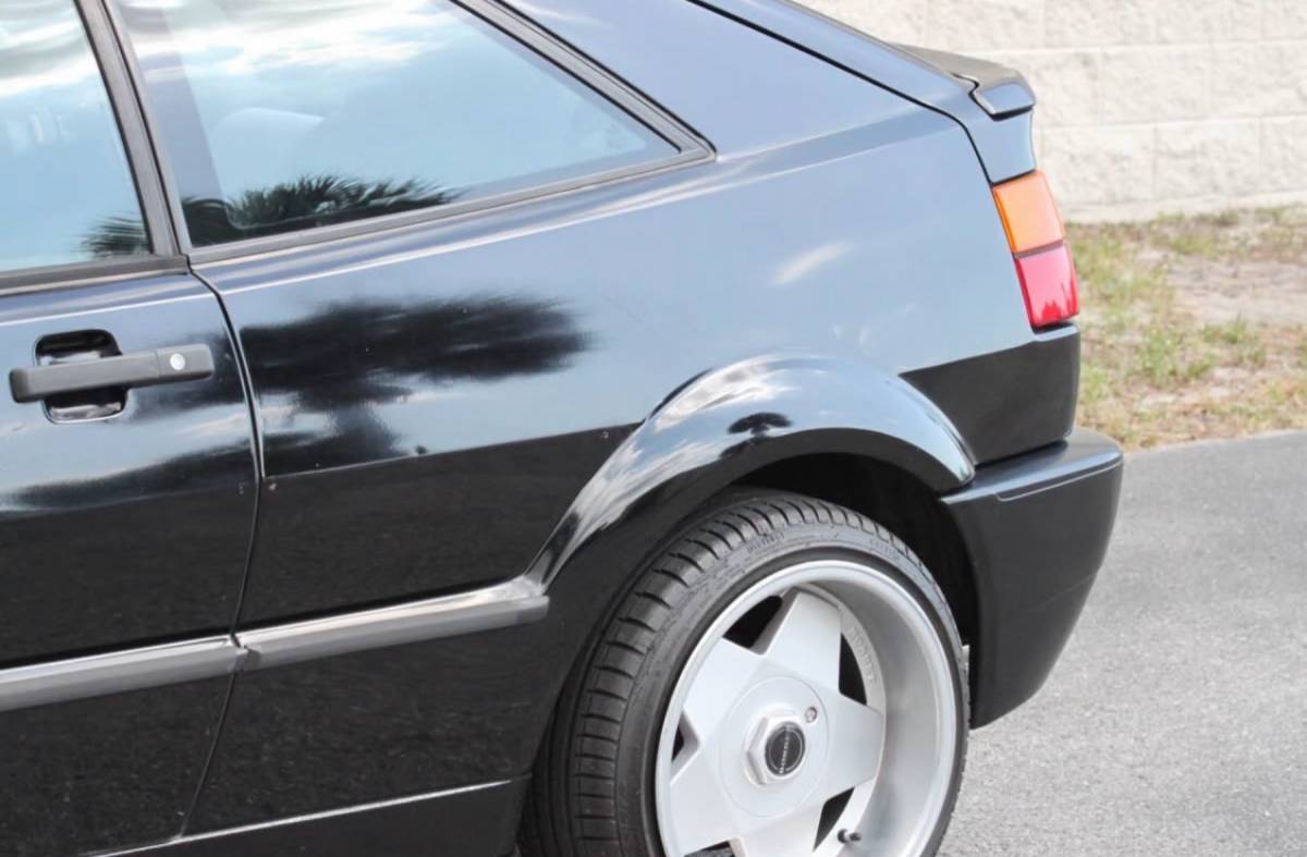 Volkswagen-1990-black-1