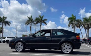 Volkswagen-1990-black-6
