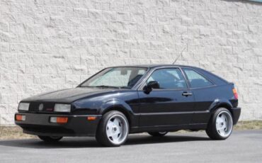Volkswagen-1990-black-7