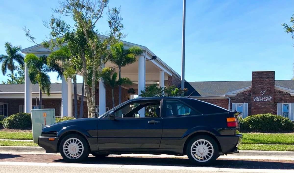 Volkswagen-1990-black-8