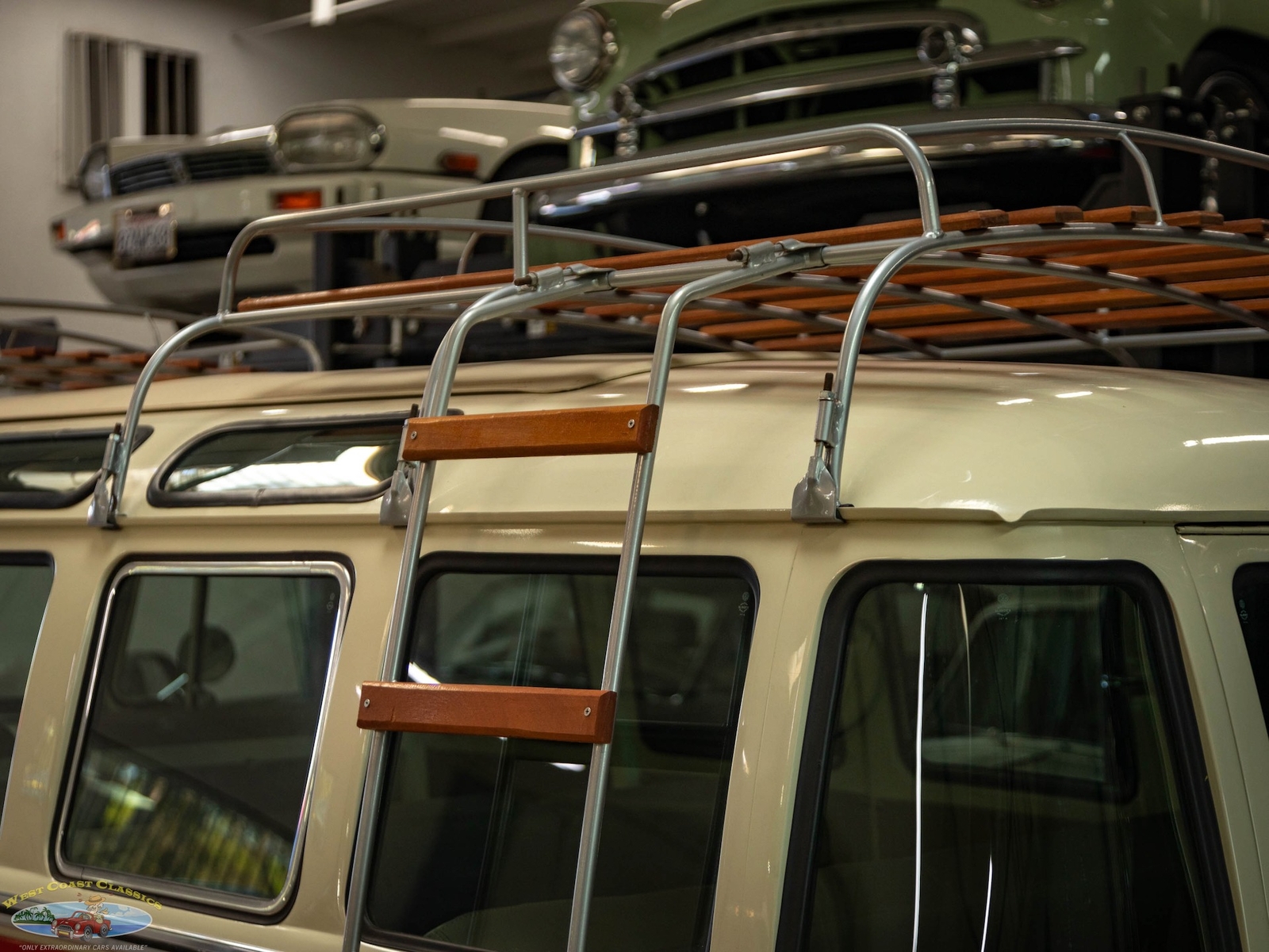 Volkswagen-23-Window-Samba-1975-23-Window-Bus-23
