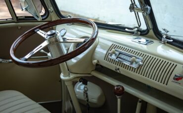 Volkswagen-23-Window-Samba-1975-23-Window-Bus-38