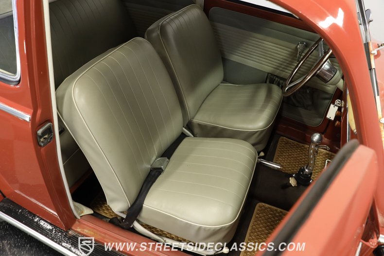 Volkswagen-Beetle-1960-Brick-Red-Beige-42
