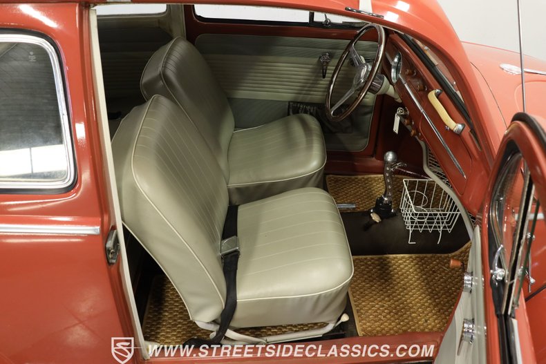 Volkswagen-Beetle-1960-Brick-Red-Beige-43