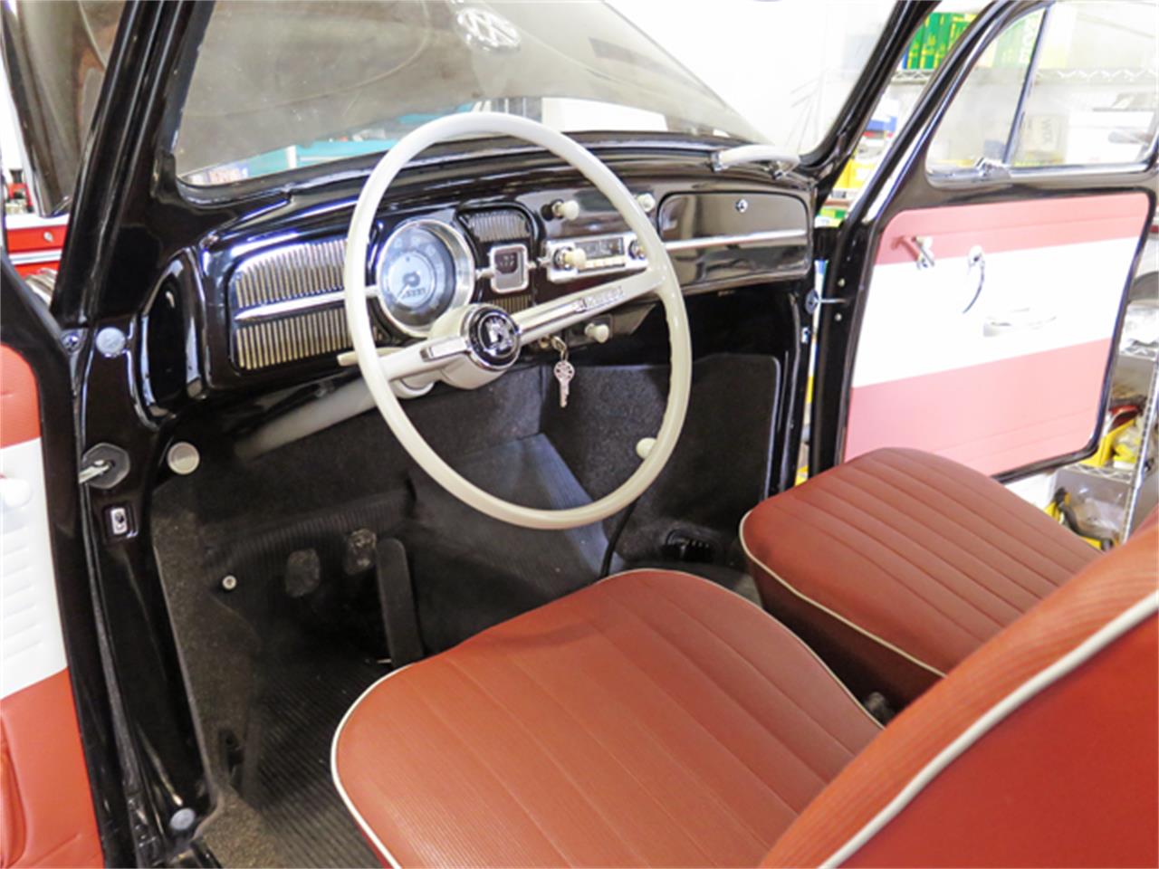 Volkswagen-Beetle-1964-Black-Red-13