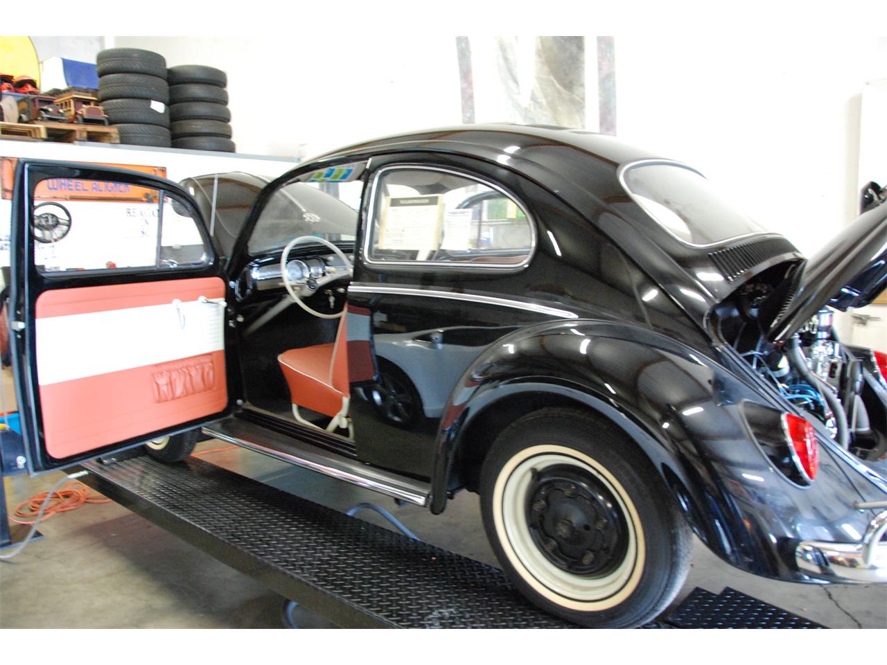 Volkswagen-Beetle-1964-Black-Red-15