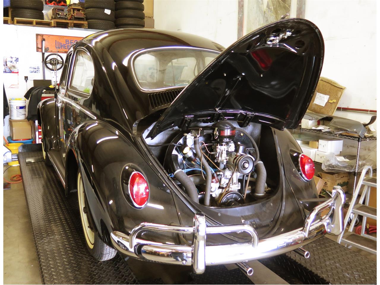 Volkswagen-Beetle-1964-Black-Red-17