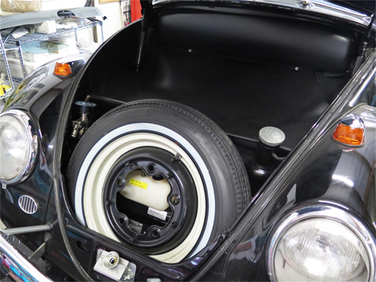 Volkswagen-Beetle-1964-Black-Red-22