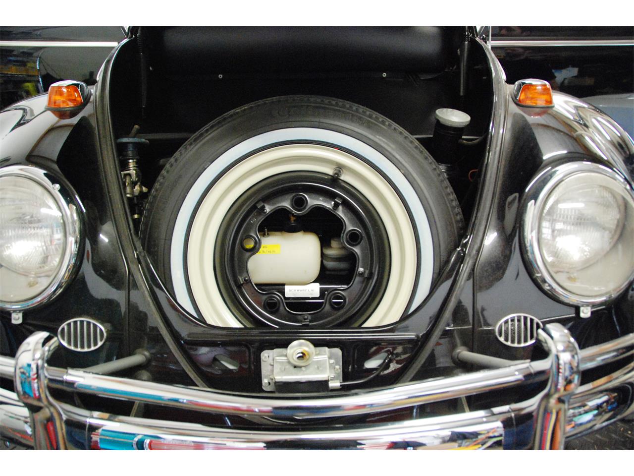 Volkswagen-Beetle-1964-Black-Red-23