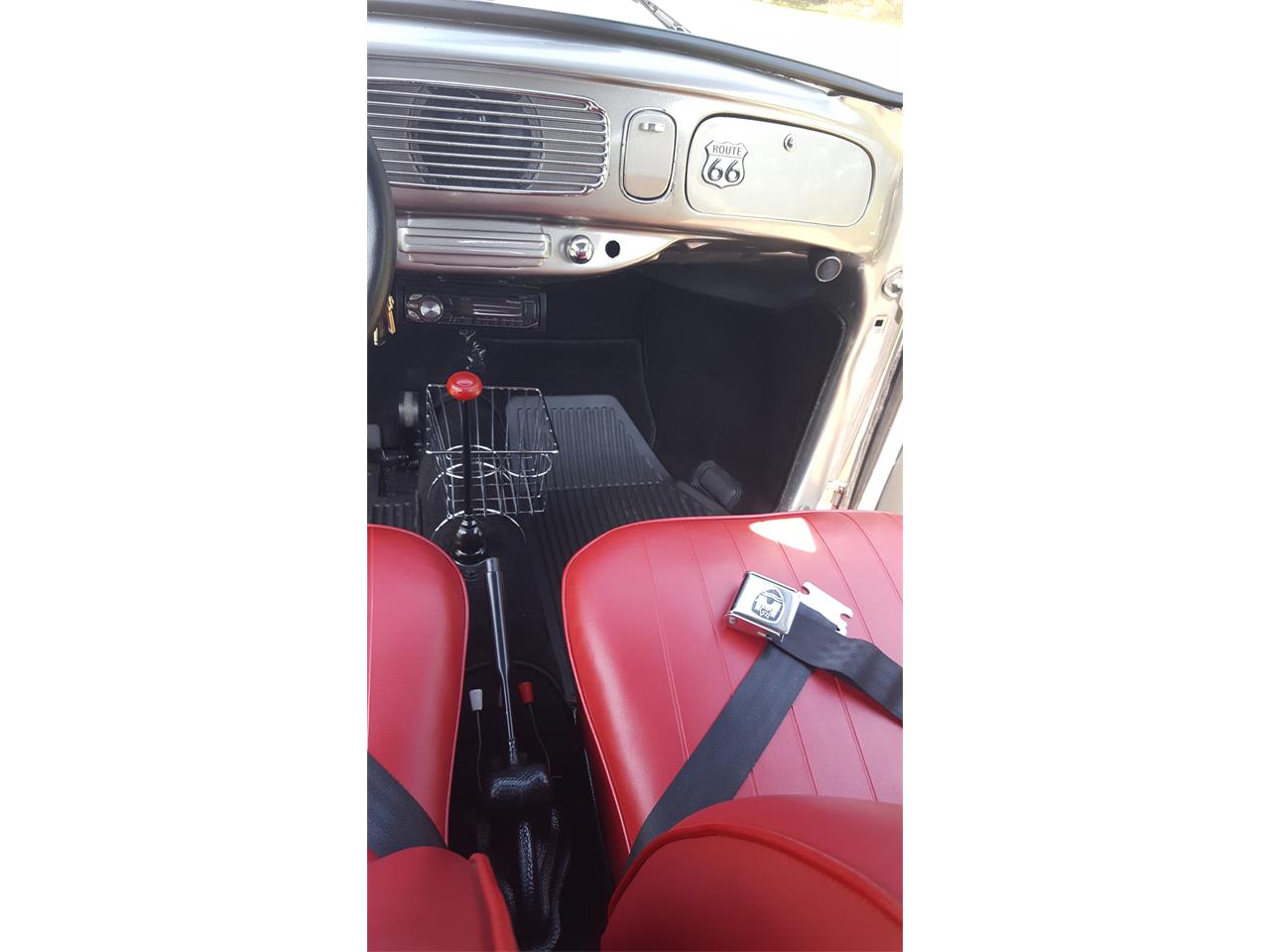 Volkswagen-Beetle-1965-Silver-RedBlack-10