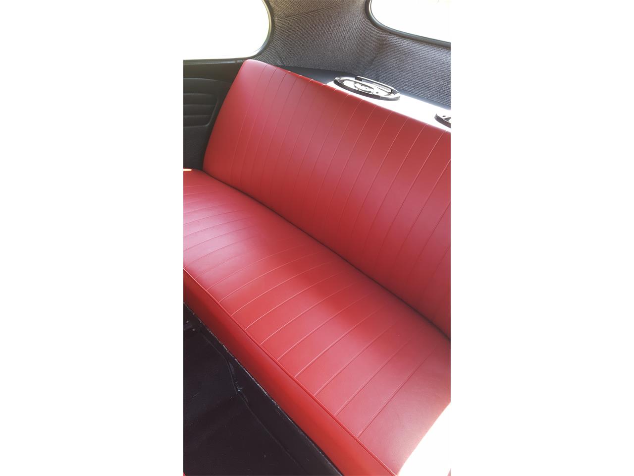 Volkswagen-Beetle-1965-Silver-RedBlack-12