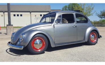 Volkswagen-Beetle-1965-Silver-RedBlack