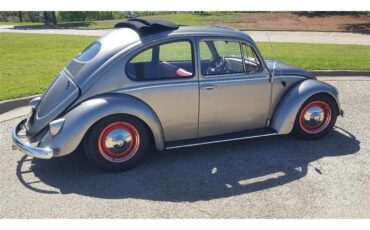 Volkswagen-Beetle-1965-Silver-RedBlack-4
