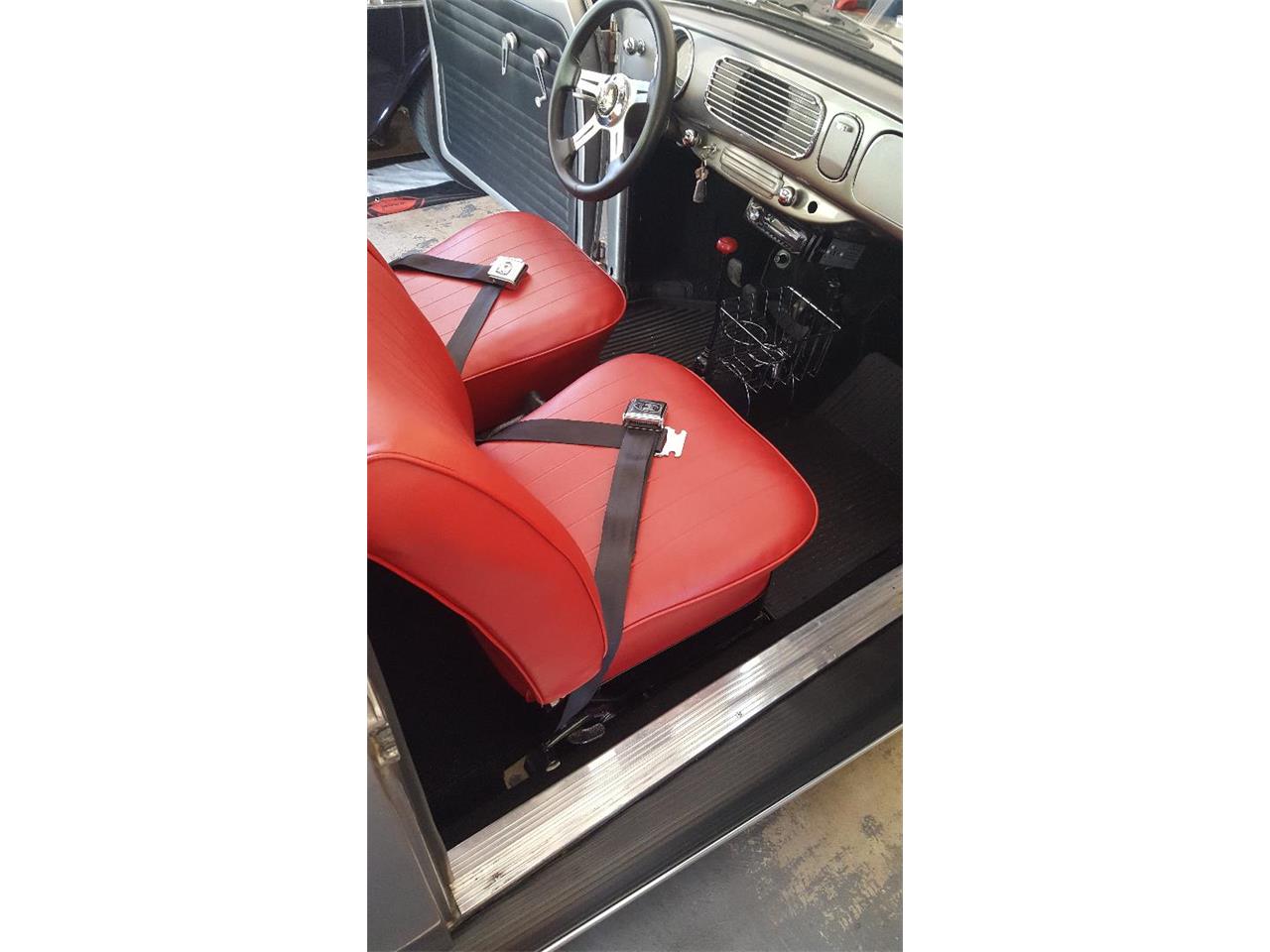 Volkswagen-Beetle-1965-Silver-RedBlack-7