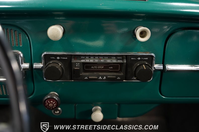 Volkswagen-Beetle-1966-Green-Black-44