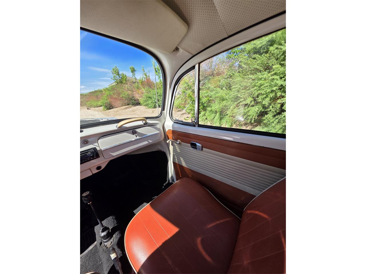 Volkswagen-Beetle-1967-White-Red-amp-White-13