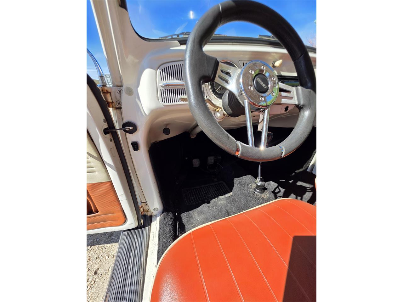 Volkswagen-Beetle-1967-White-Red-amp-White-14