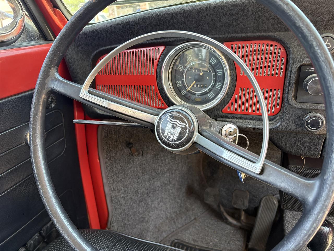 Volkswagen-Beetle-1969-RedOrange-Black-2