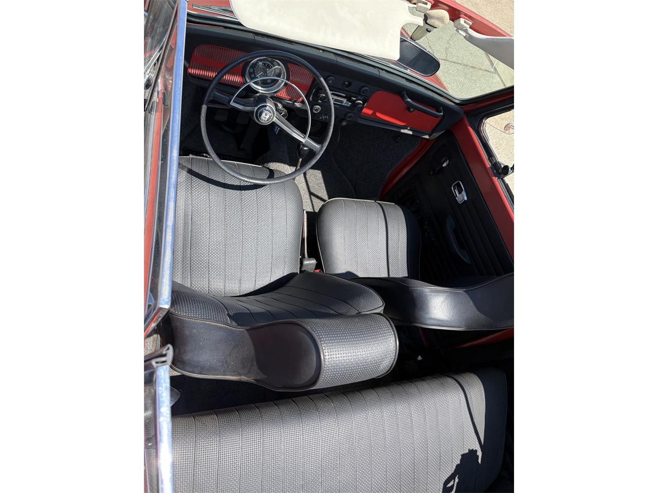 Volkswagen-Beetle-1969-RedOrange-Black-3