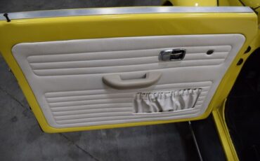 Volkswagen-Beetle-1969-Yellow-White