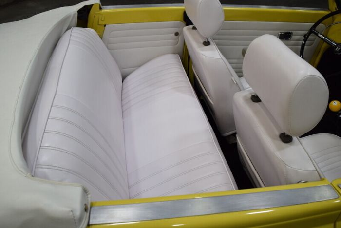 Volkswagen-Beetle-1969-Yellow-White-5