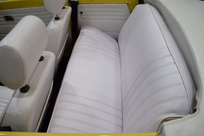 Volkswagen-Beetle-1969-Yellow-White-7