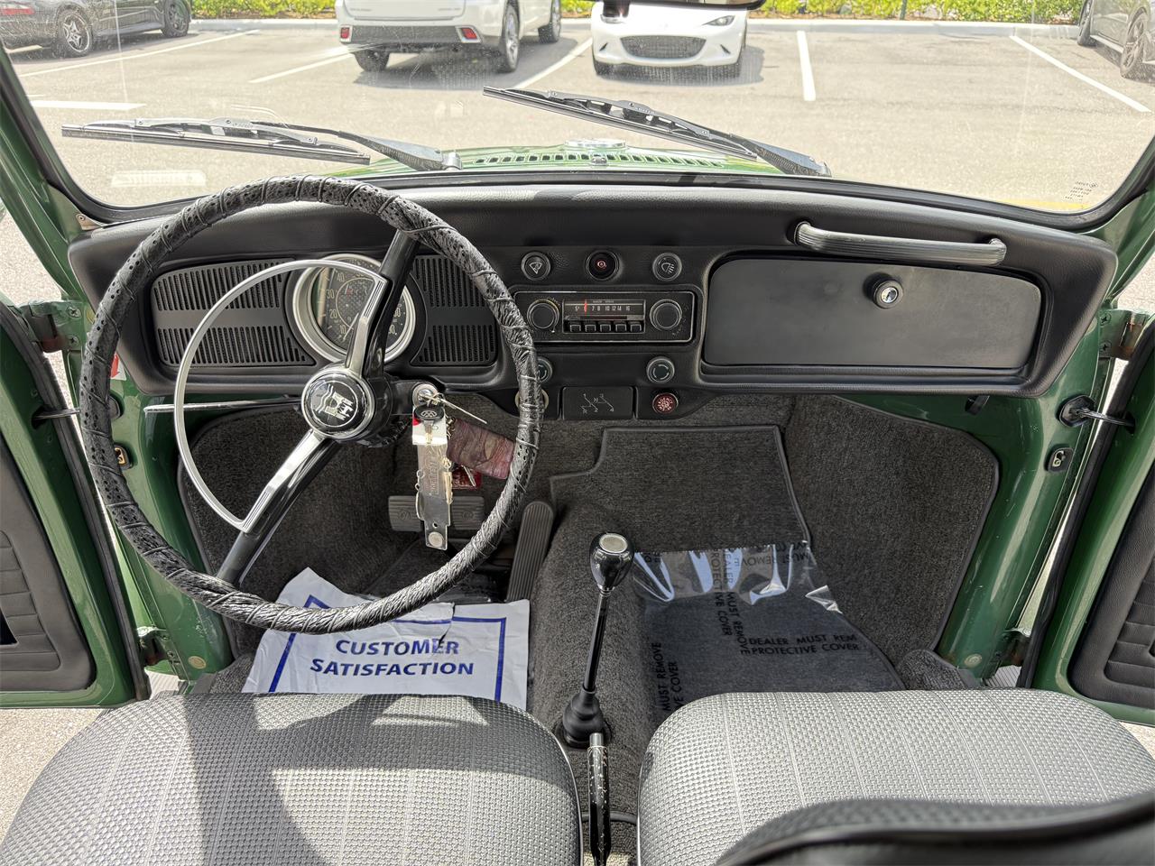 Volkswagen-Beetle-1970-Green-Black-13