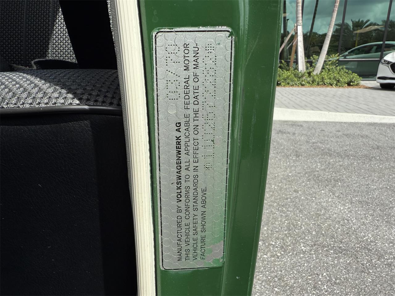 Volkswagen-Beetle-1970-Green-Black-19