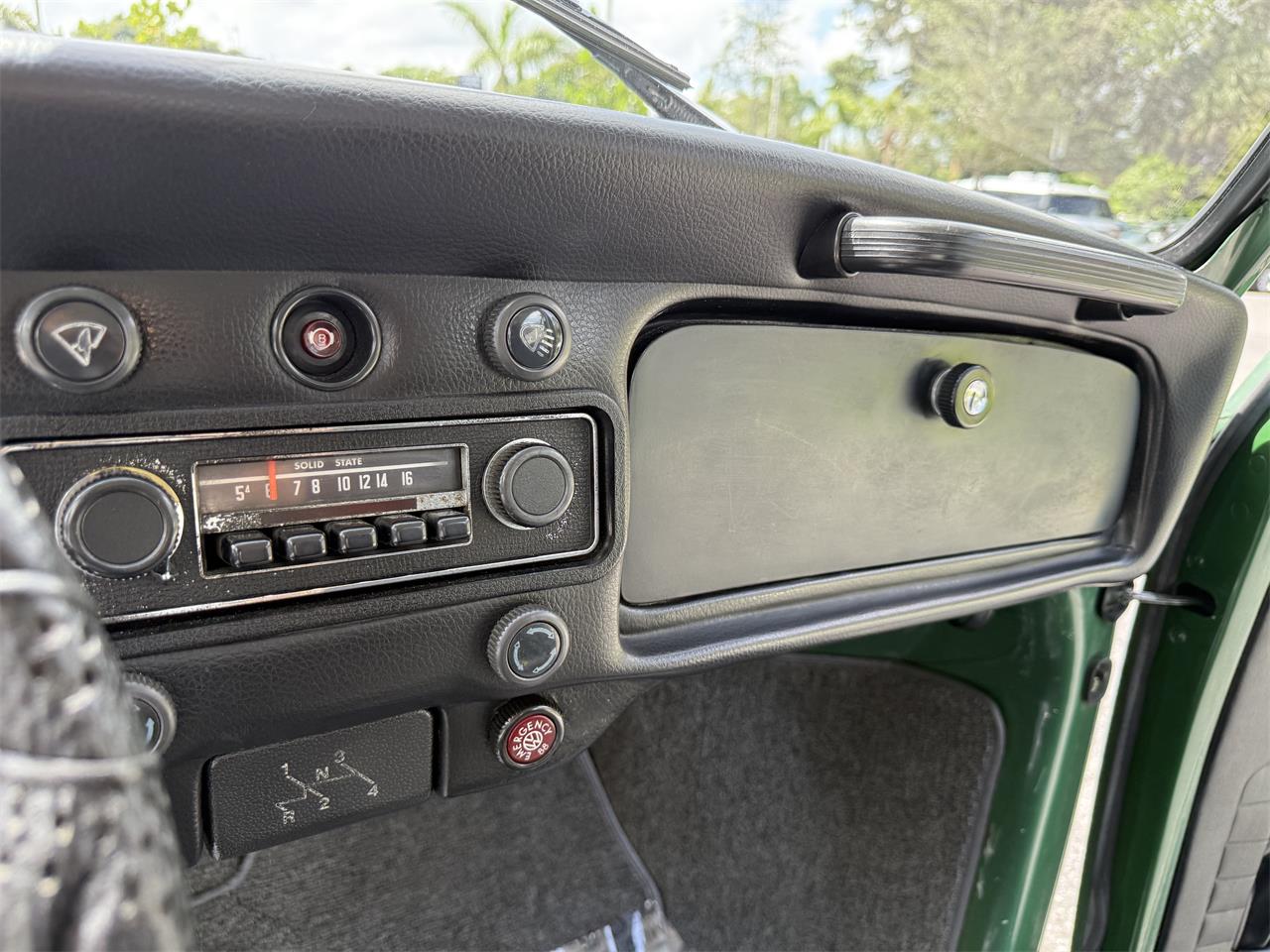 Volkswagen-Beetle-1970-Green-Black-24
