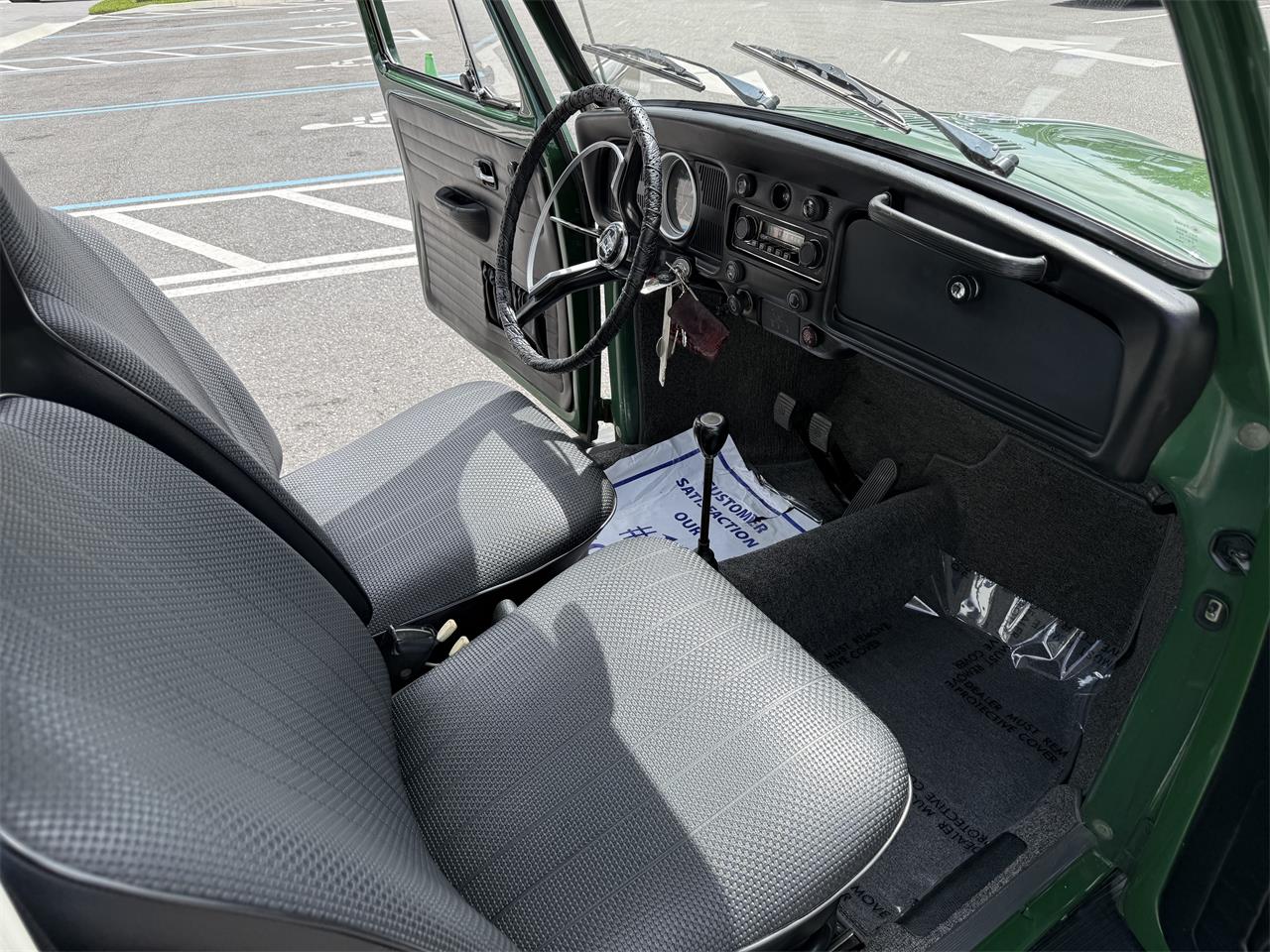 Volkswagen-Beetle-1970-Green-Black-25