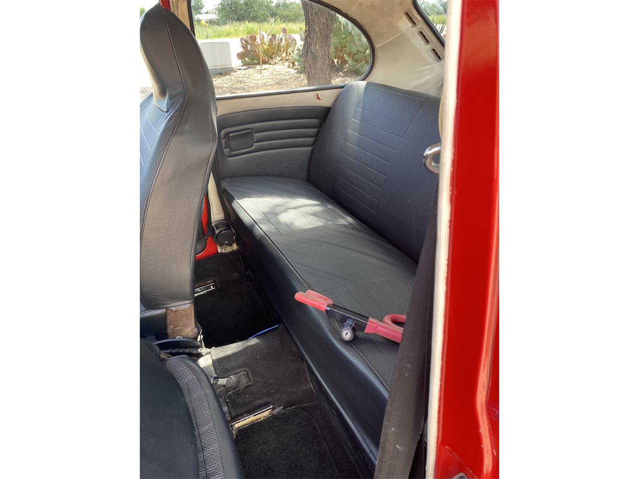 Volkswagen-Beetle-1974-Red-Black-7