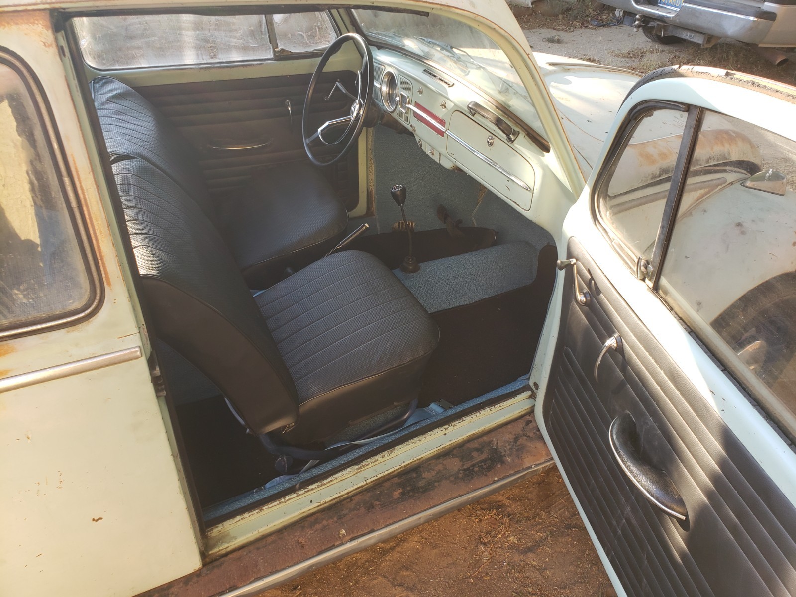 Volkswagen-Beetle-Classic-1966-Coupe-11