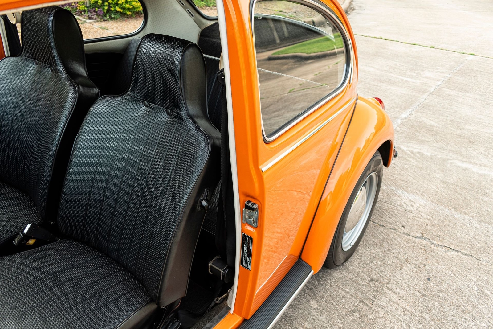 Volkswagen-Beetle-Classic-1972-Coupe-14
